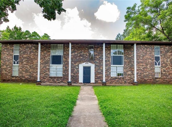 416 K  ST, Russellville, AR 72801