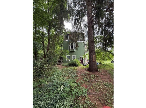 1418 Neshannock Blvd, New Castle, PA 16105