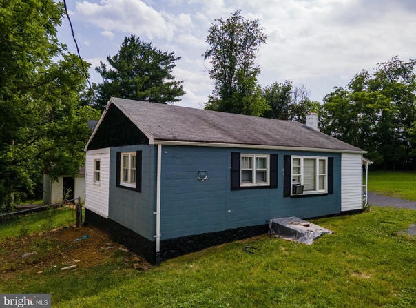 494 CHAPEL Road, STANLEY, VA 22851