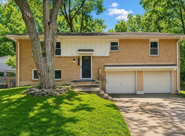 6534 NW Hamer Drive, Kansas City, MO 64118