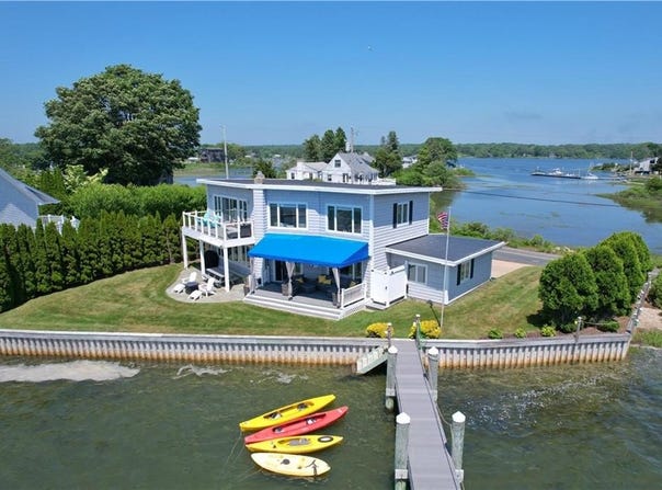 72 Marine Drive, Narragansett, RI 02882