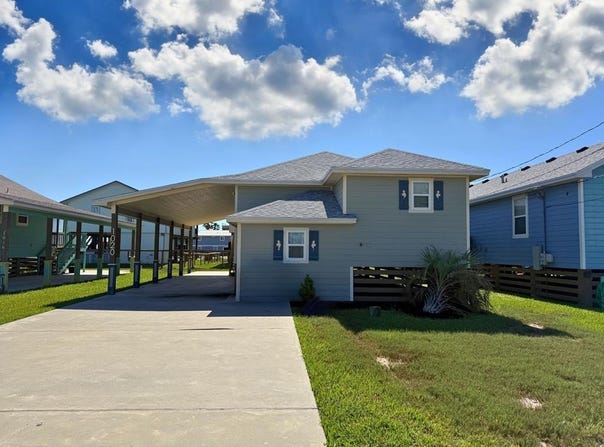 1020 S Live Oak, ROCKPORT, TX 78382