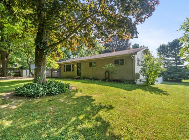 5912 Maple Dale Road, Jackson, MI 49201