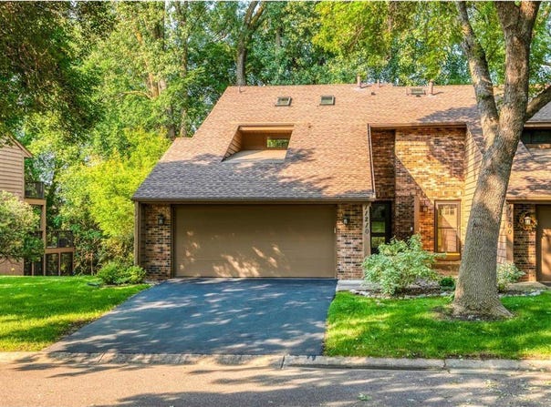 11210 36th Place N, Plymouth, MN 55441