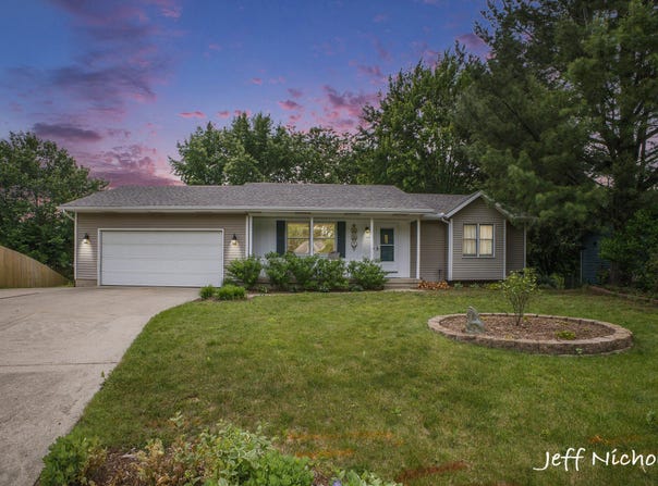 995 Kingtree Court SW, Byron Center, MI 49315