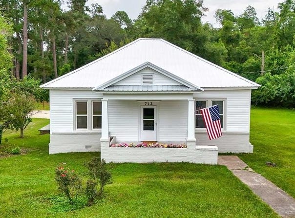 712 Young St, Thomasville, GA 31792
