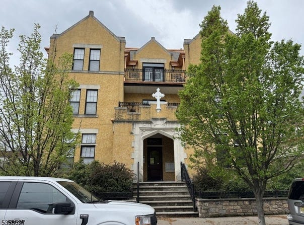 36 W 14Th St, Bayonne City, NJ 07002-1465