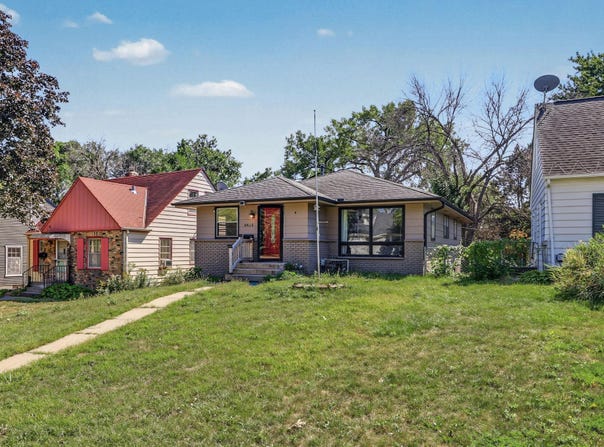 3401 Mcnair Drive N, Robbinsdale, MN 55422