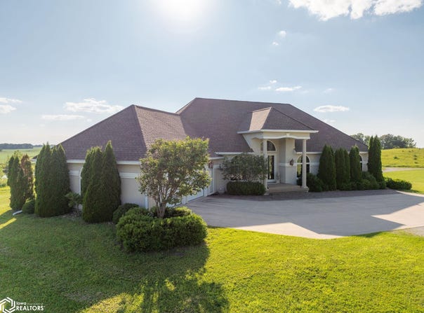 17666 Eagle Avenue, Clear Lake, IA 50428