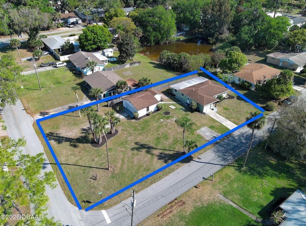 11 Swan Avenue, New Smyrna Beach, FL 32168