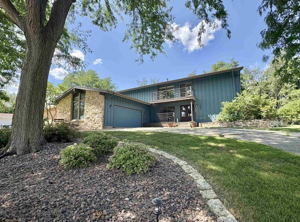 2804 Dartmouth Drive, Janesville, WI 53548