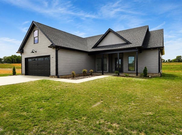 211 Nicklaus Avenue, Glasgow, KY 42141