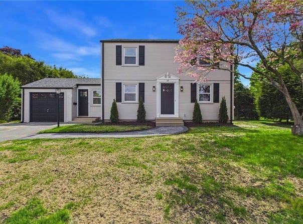 28 Eden Crest Drive, Cranston, RI 02920