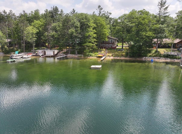 1422 E HEART LAKE DRIVE, GAYLORD, MI 49735