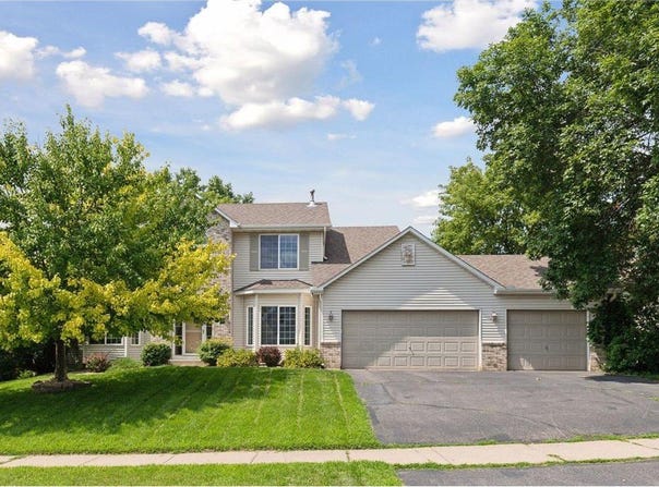 2394 Manuela Drive, Chaska, MN 55318