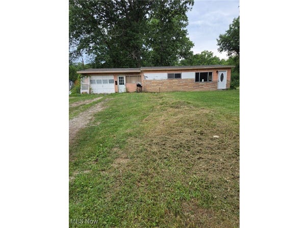 12524 Melody Lane, Grafton, OH 44044