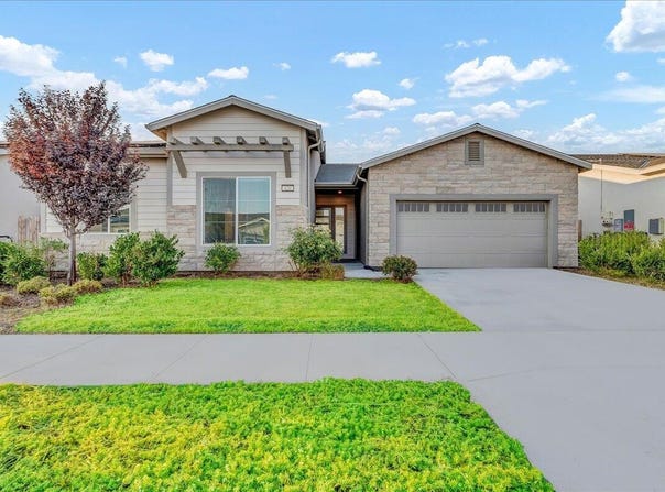 426 E Tyler Court, Visalia, CA 93291