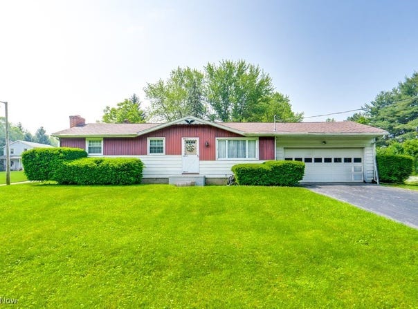 12222 Cenfield Street NE, Alliance, OH 44601