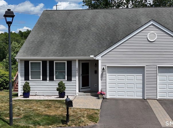 1943 Logans Way, Windsor, CT 06095