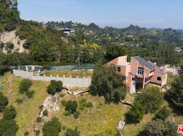 3025 Benedict Canyon Dr, Los Angeles, CA 90210