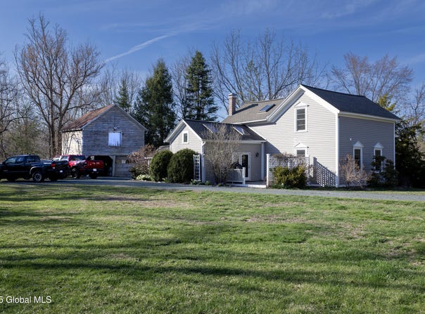 1144 Brookview Station Road, Schodack, NY 12033