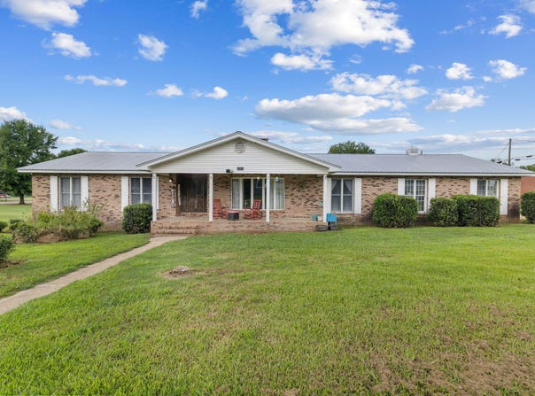3 Monroe St, Tishomingo, MS 38873
