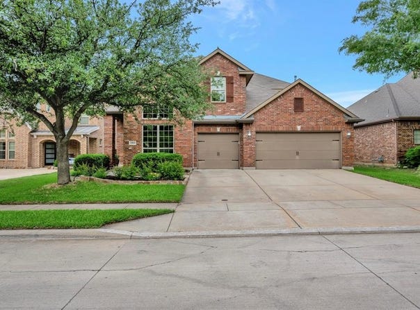 12812 Homestretch Drive, Fort Worth, TX 76244