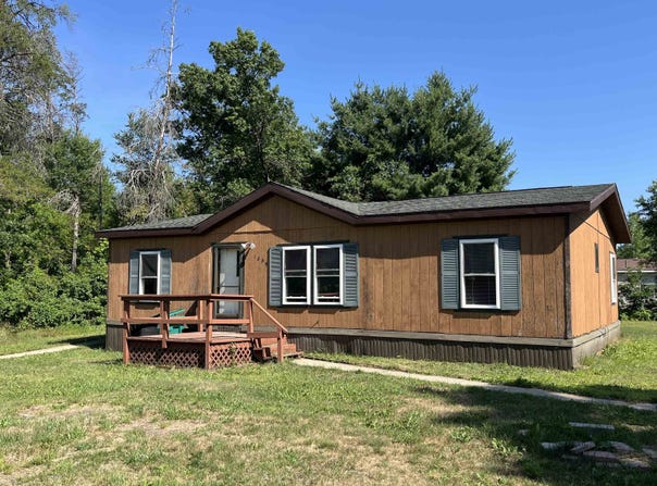 1695 Janet, Harrison, MI 48625