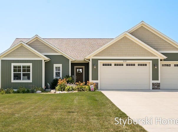 9381 Shoreway Drive, West Olive, MI 49460