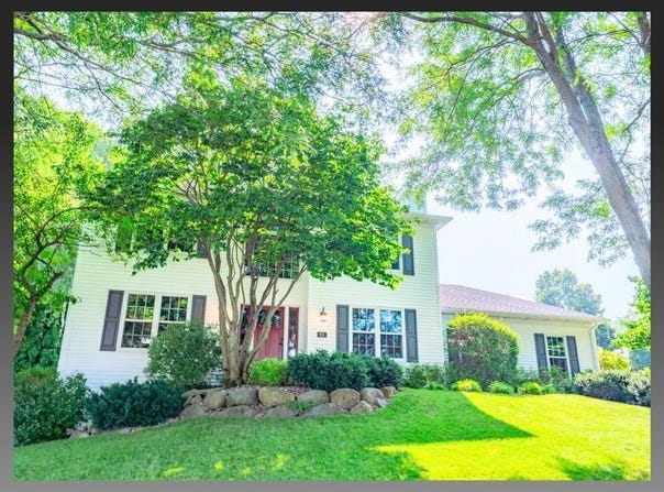 974 Peregrine Trail, Oregon, WI 53575