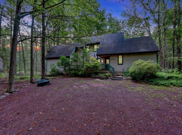 1280 Longrifle Road, Pocono Pines, PA 18350