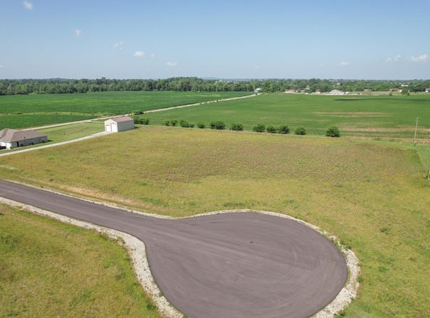 10409 Emerald Court N, Seymour, IN 47274