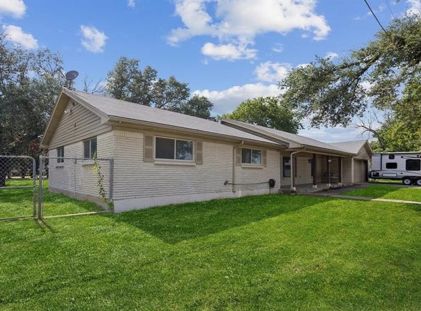 403 N Baugh Street, Alvarado, TX 76009