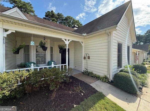 180 Victoria, Roswell, GA 30075
