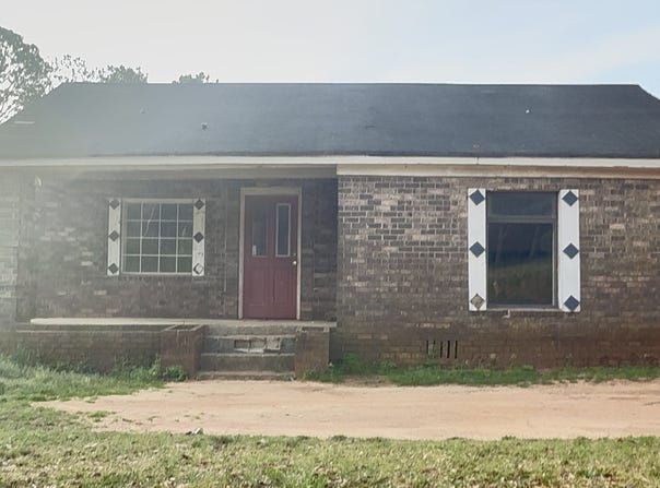 108 College, Barnesville, GA 30204