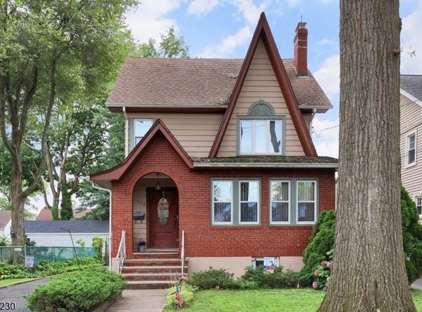 508 E Clay Ave, Roselle Park Boro, NJ 07204-2160