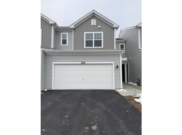 302 Kingsport Drive, South Elgin, IL 60177