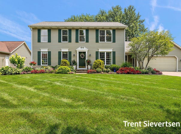 5402 Bunker Hill Court SE, Kentwood, MI 49508