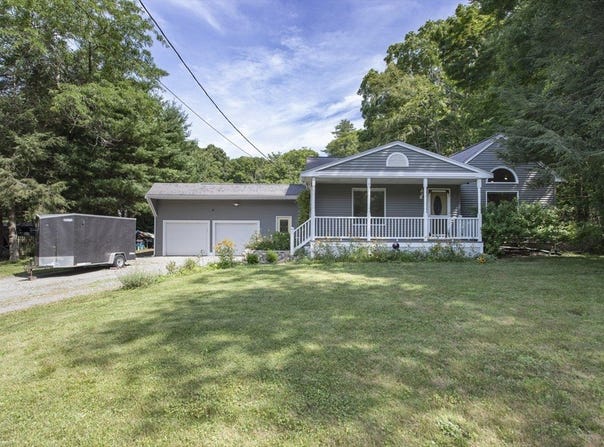 2136 Winthrop St, Dighton, MA 02764