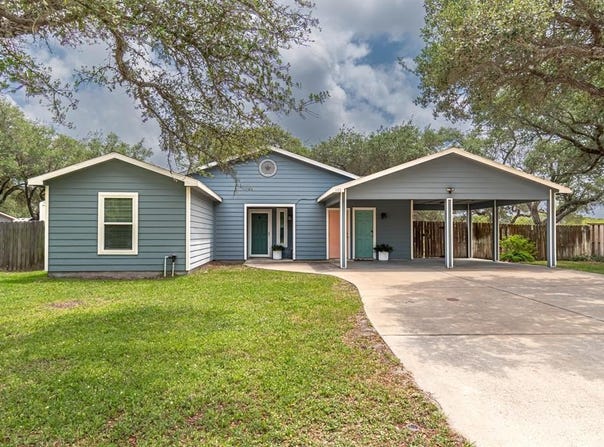 102 CAPTAIN'S BAY DR, ROCKPORT, TX 78382