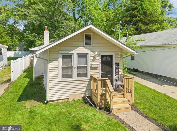 312 W EVERGREEN AVENUE, SOMERDALE, NJ 08083