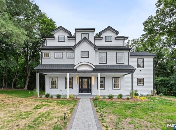 286 Squaw Brook Road, North Haledon, NJ 07508