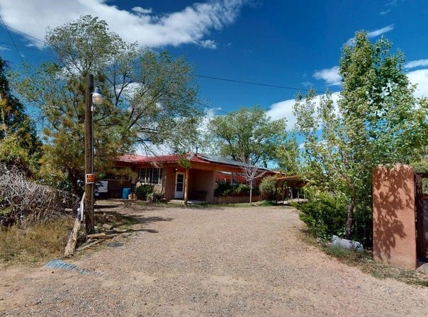 959 Acequia De Las Joyas, Santa Fe, NM 87505
