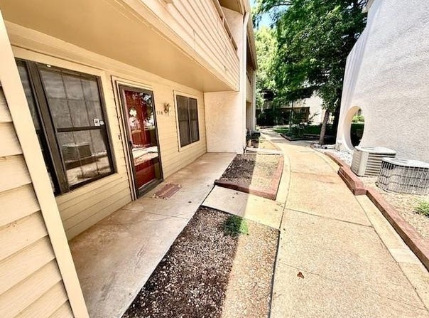 11120 N Stratford Drive, Oklahoma City, OK 73120