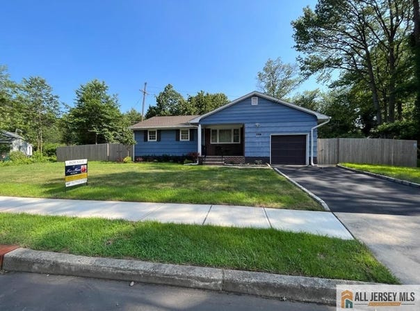 398 Waltham Avenue, Metuchen, NJ 08840