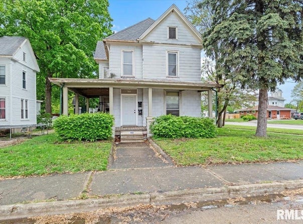 203 S FAYETTE Street, Jacksonville, IL 62650