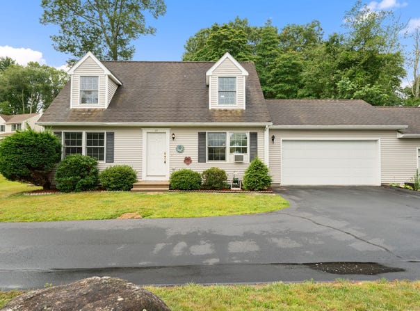 27 Crawford Lane, Groton, CT 06340