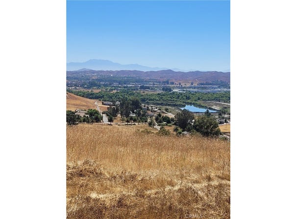 29400 Nichols Street, Lake Elsinore, CA 92530