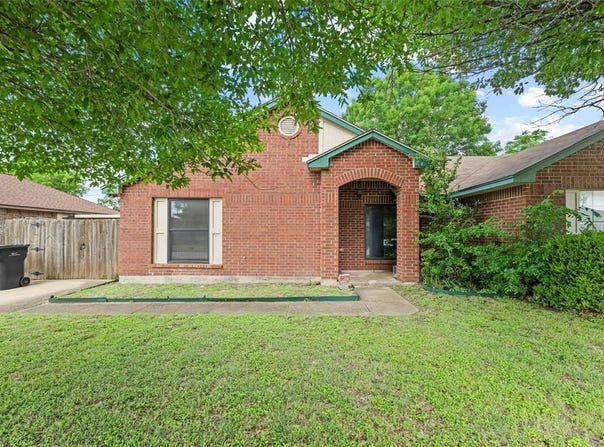 734 Lemons Street, Cedar Hill, TX 75104