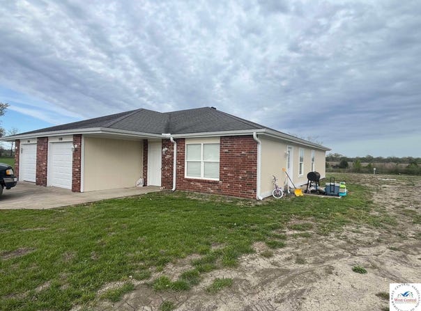 100 NW 4343 P, Clinton, MO 64735